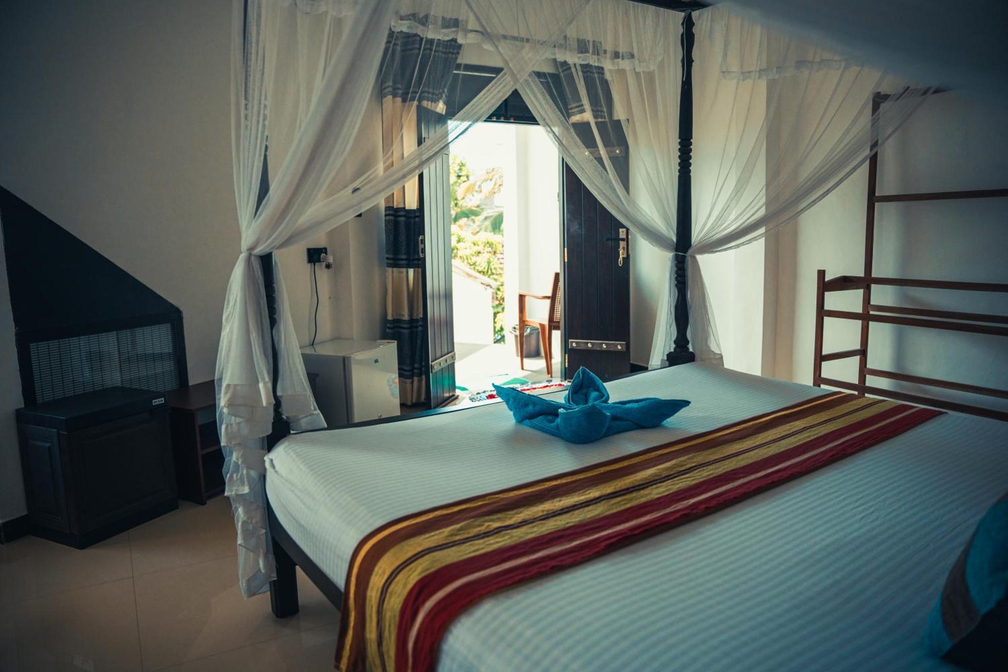 Bisandu Guesthouse Мирисса Экстерьер фото