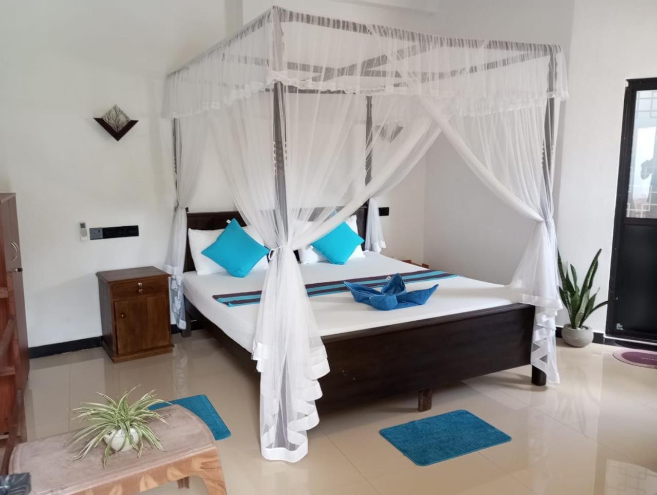 Bisandu Guesthouse Мирисса Экстерьер фото